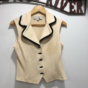 ST JOHN collection vest has flaws